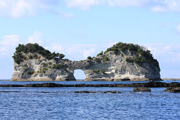 円月島